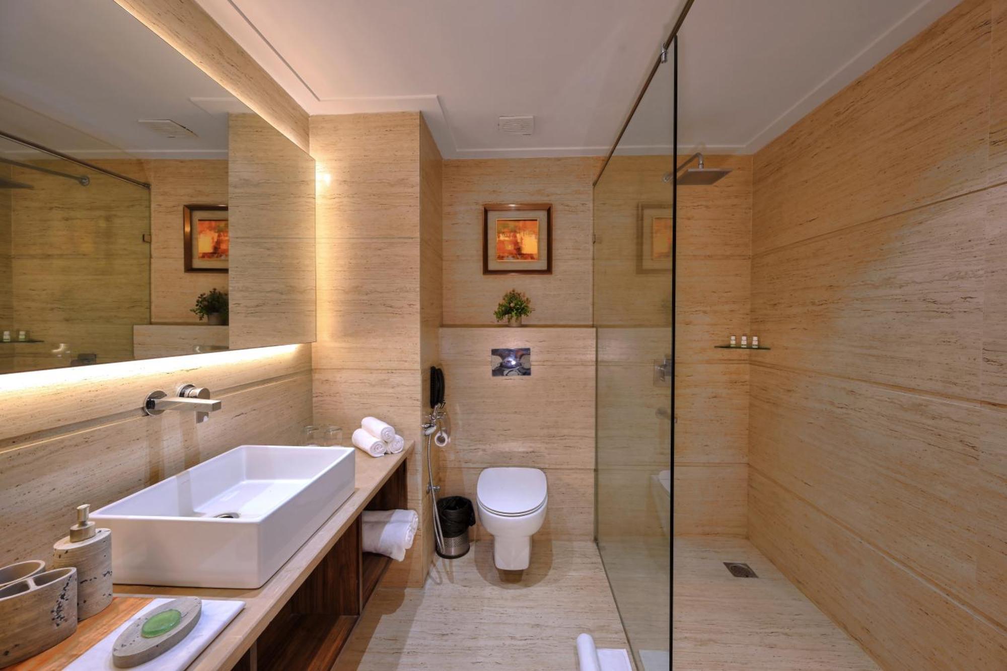 Отель Golden Tulip Agra Агра Экстерьер фото