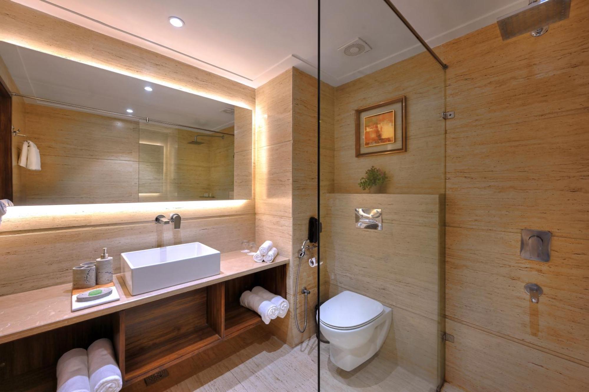 Отель Golden Tulip Agra Агра Экстерьер фото