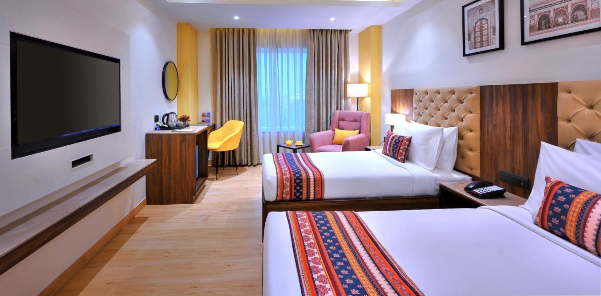 Отель Golden Tulip Agra Агра Экстерьер фото
