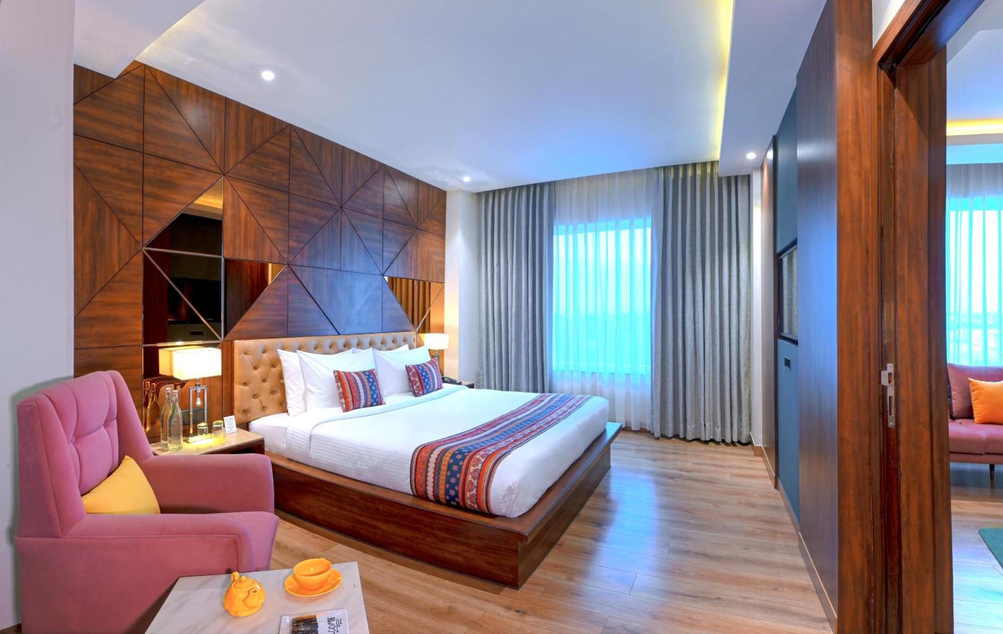 Отель Golden Tulip Agra Агра Экстерьер фото