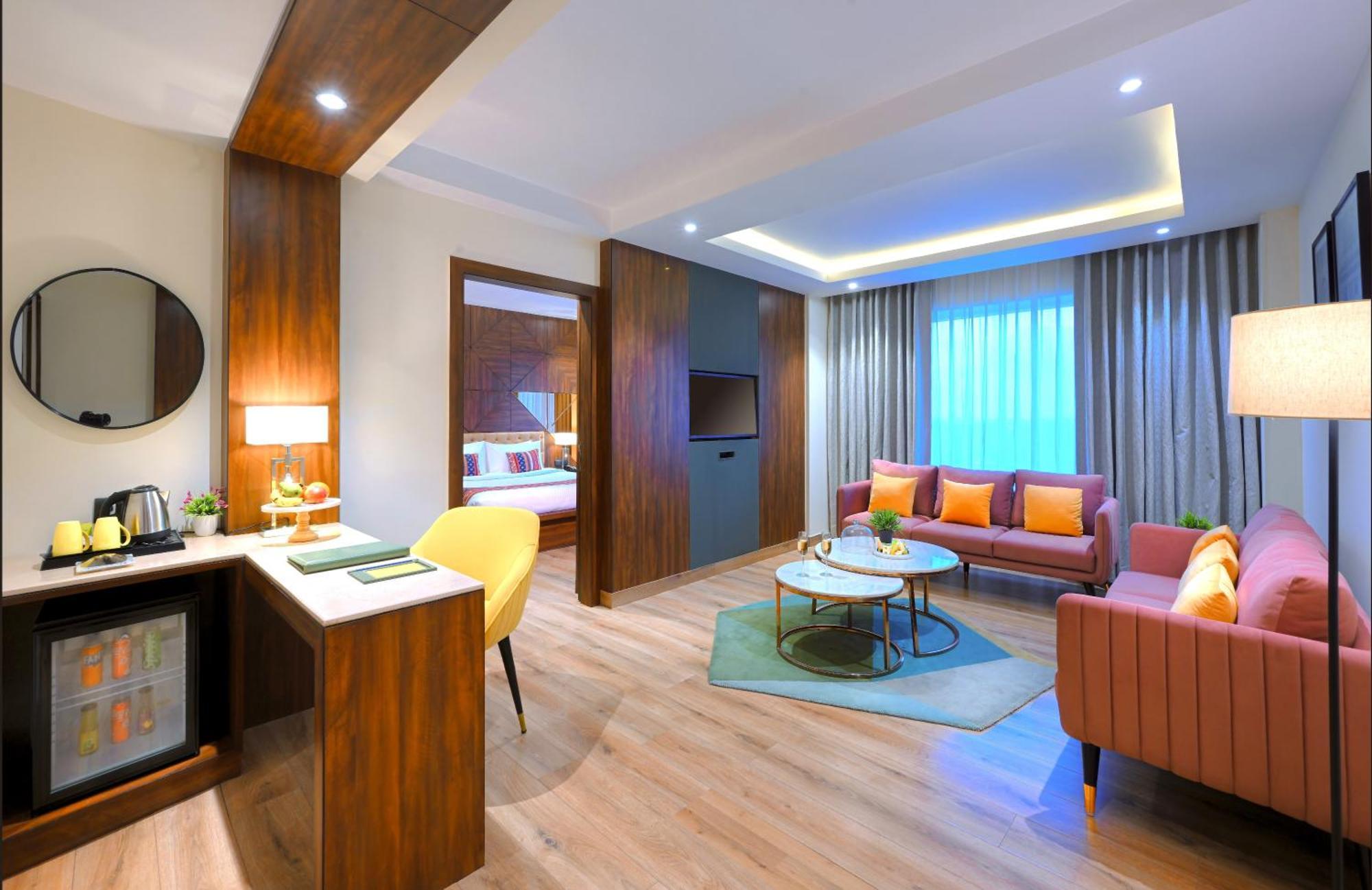 Отель Golden Tulip Agra Агра Экстерьер фото