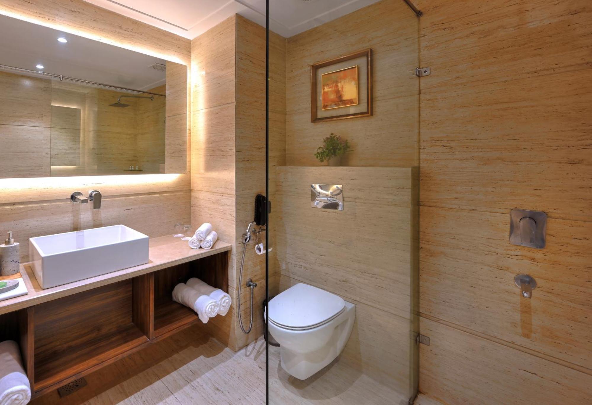 Отель Golden Tulip Agra Агра Экстерьер фото